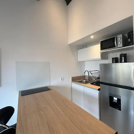 En Apartment *